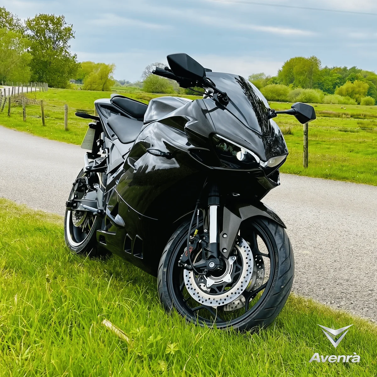 Avenrà EVO in Silverstone Black